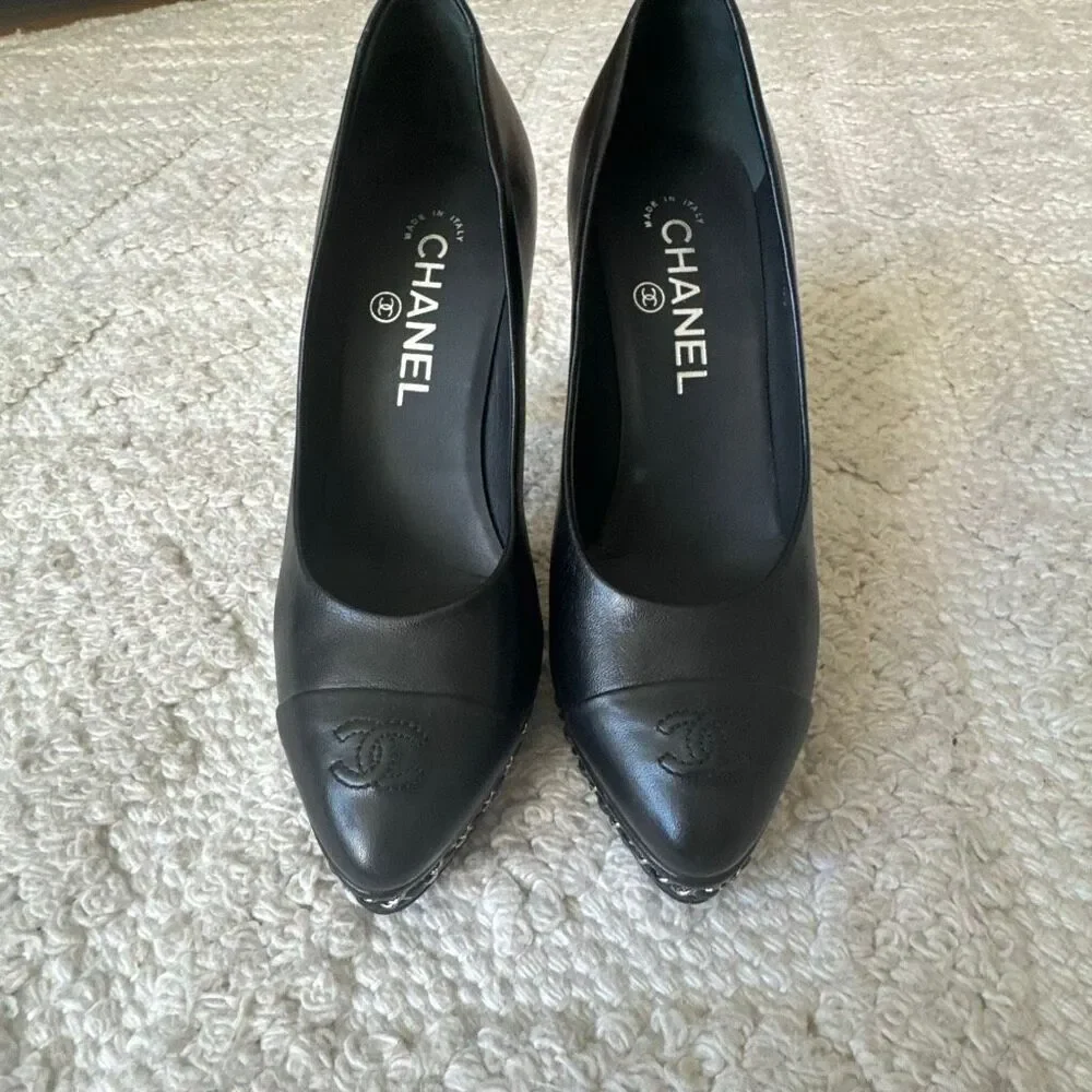 Chanel Lambskin CC Cap Toe Platform Chain Pumps size 36.5 Black